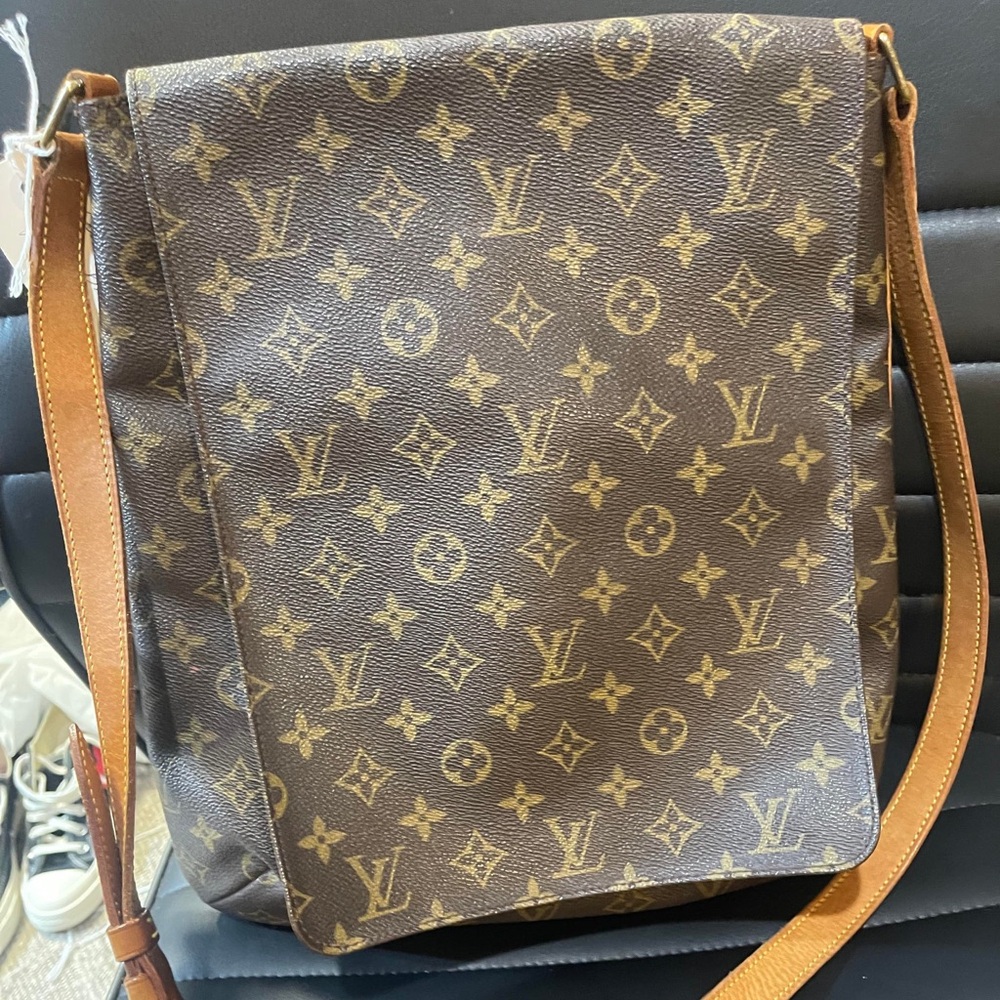 Authentic Louis Vuitton Musette GM monogram